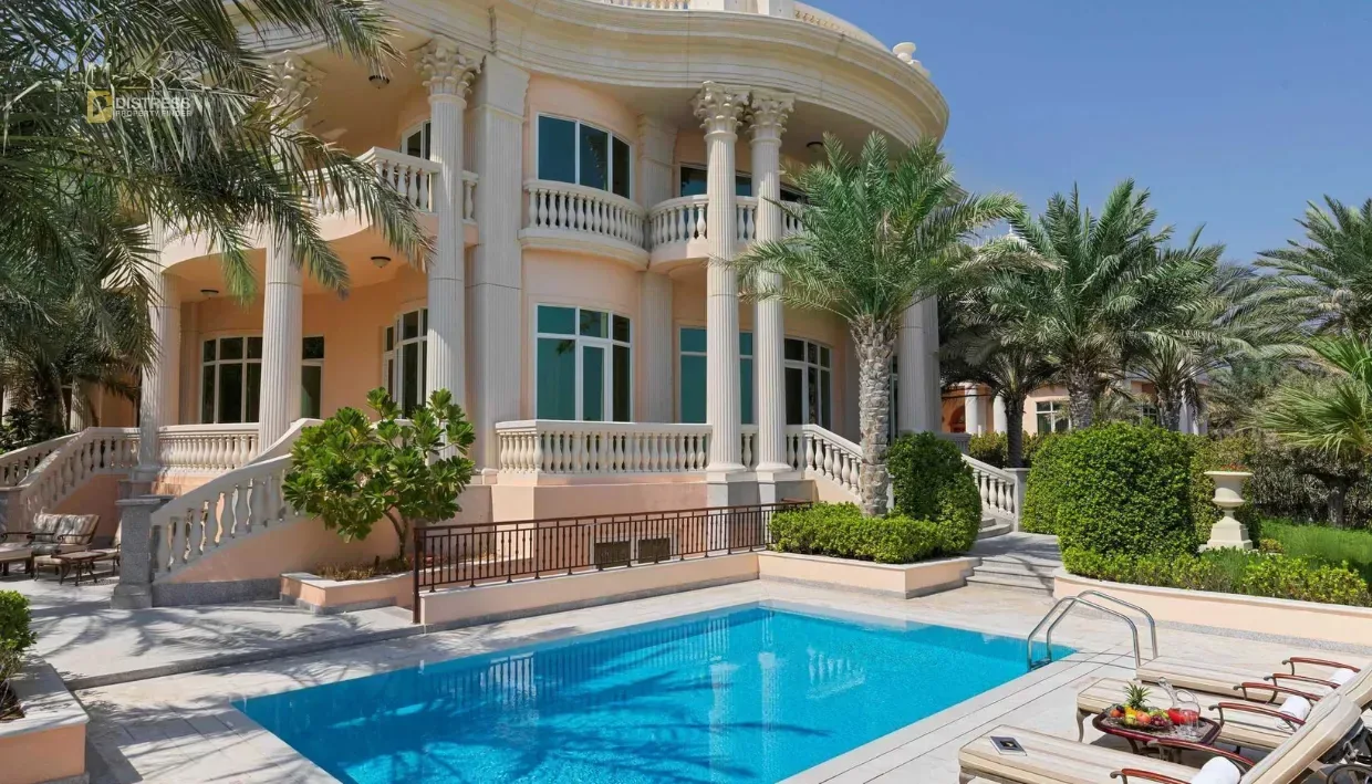 2-Bedroom Apartment Raffles The Palm Palm Jumeirah — Dubai Swimming Pool