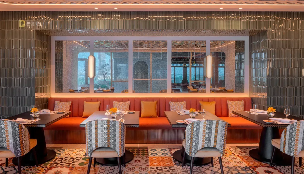 4-Bedroom Penthouse Avani Palm View Hotel & Suites Dubai Media City — At Resturant