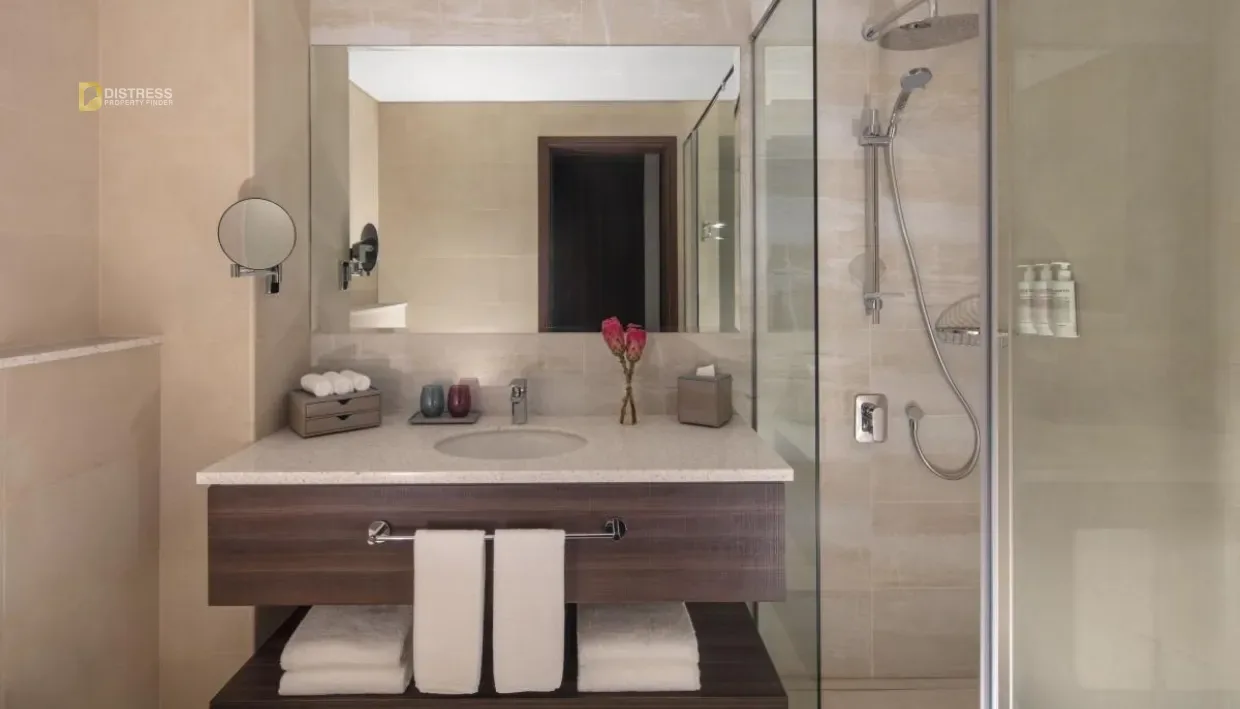 4-Bedroom Penthouse Seapoint Emaar Beachfront — At By Bathroom