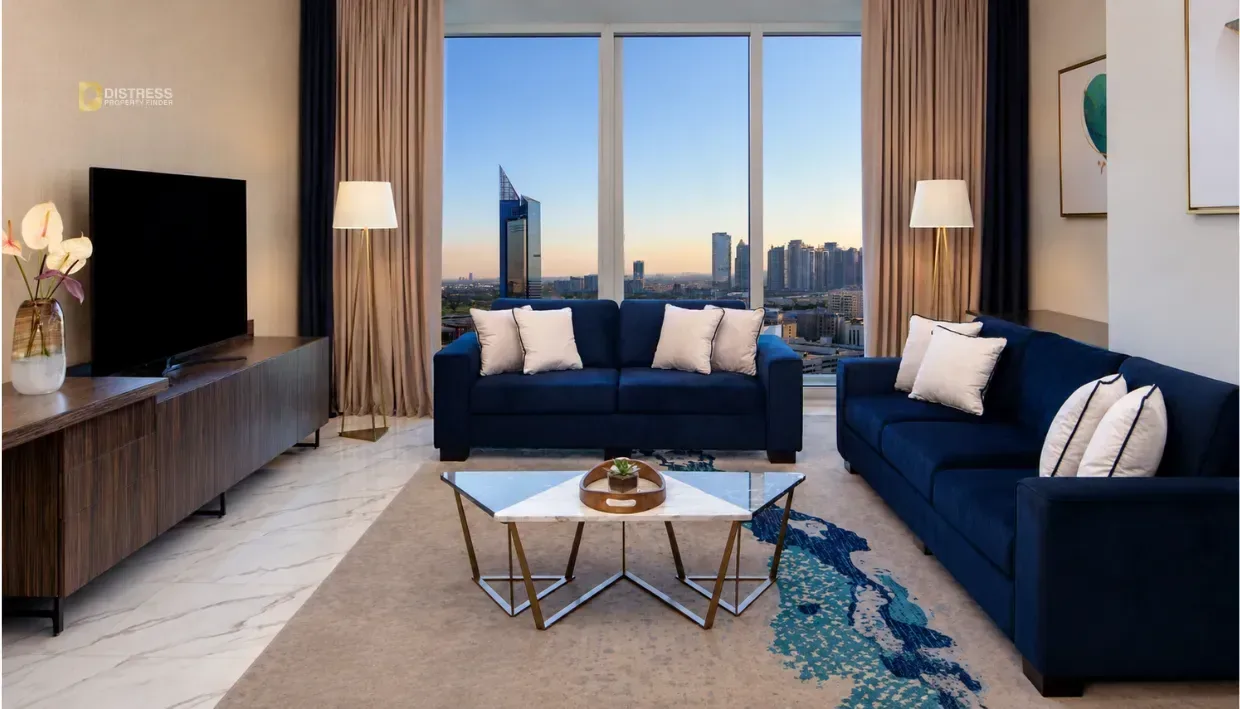 4-Bedroom Penthouse Avani Palm View Hotel & Suites Dubai Media City — At Living Room