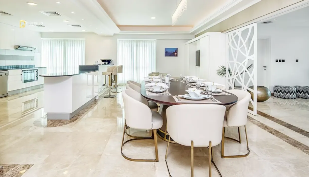 Elite Residence Dubai Marina - pool view