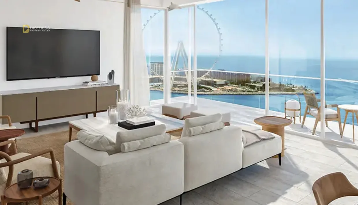 La Vie at Jumeirah Beach Residence by meraas - pool with deck
