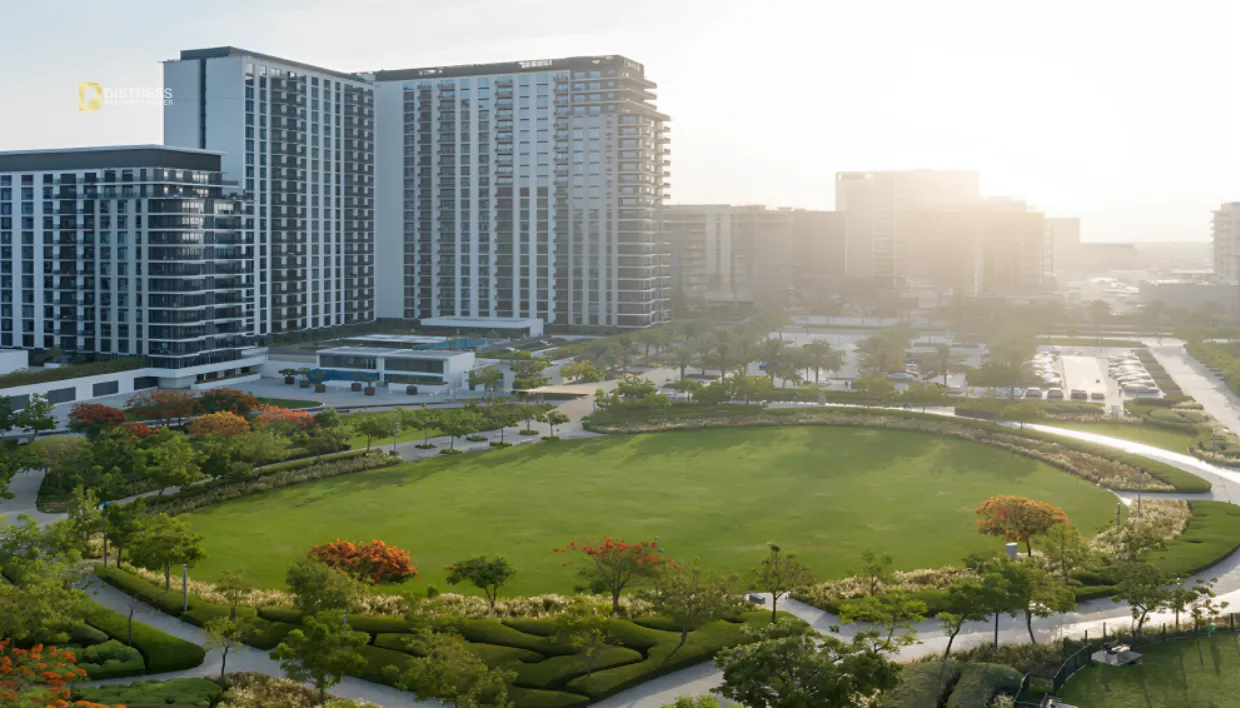 Club Drive By Emaar At Dubai Hills Estate - building